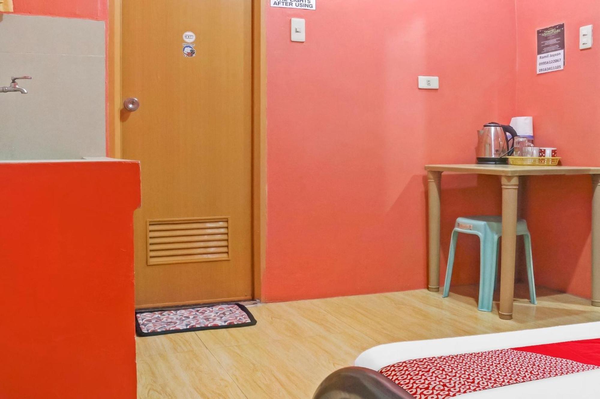 OYO 868 Solanos Transient House Pasay Exterior foto