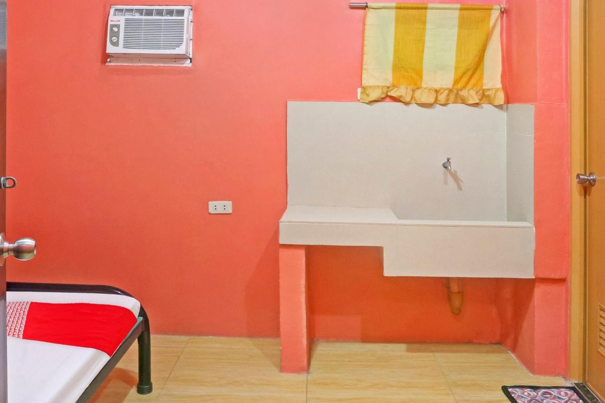 OYO 868 Solanos Transient House Pasay Exterior foto