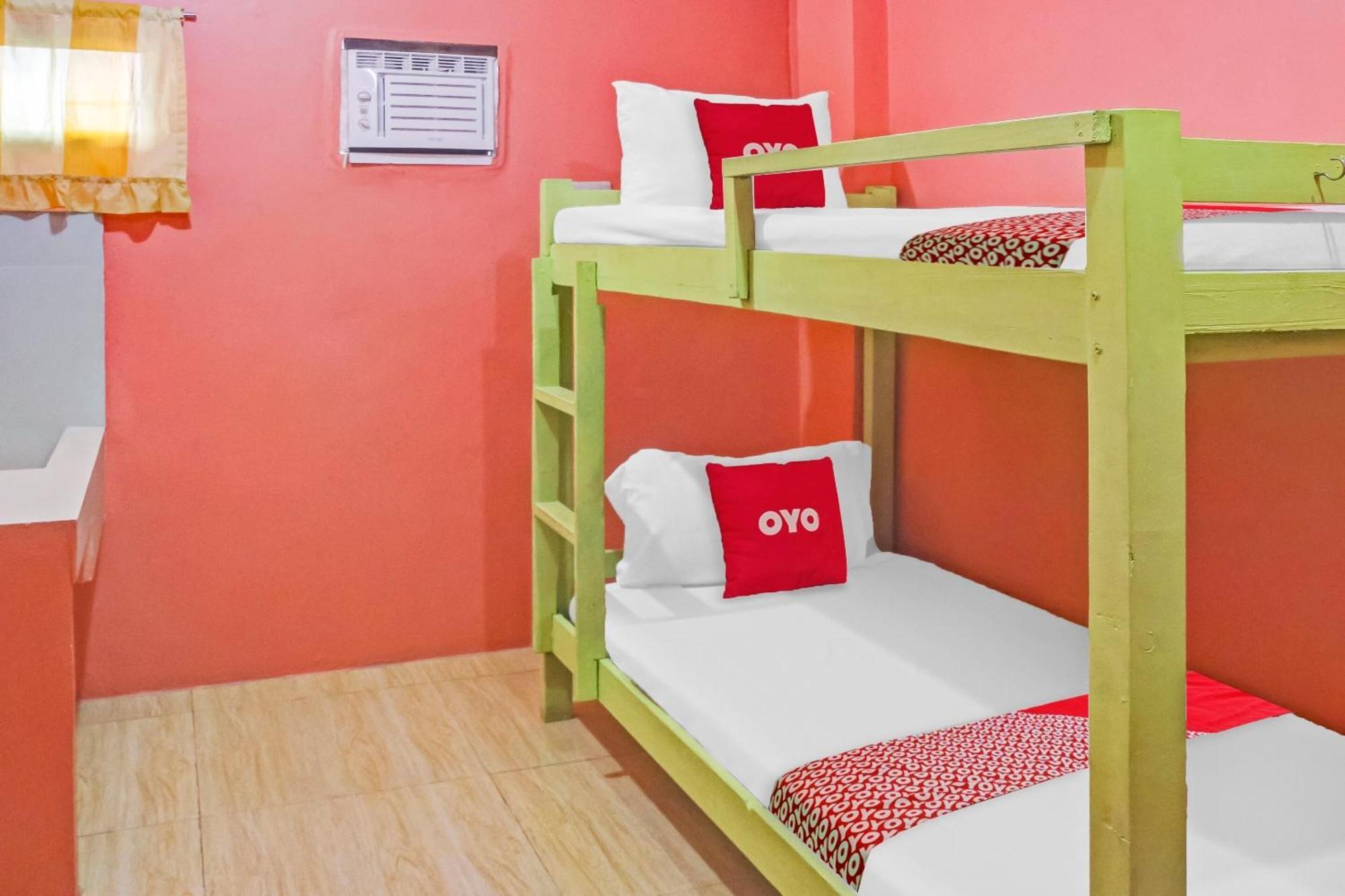 OYO 868 Solanos Transient House Pasay Exterior foto