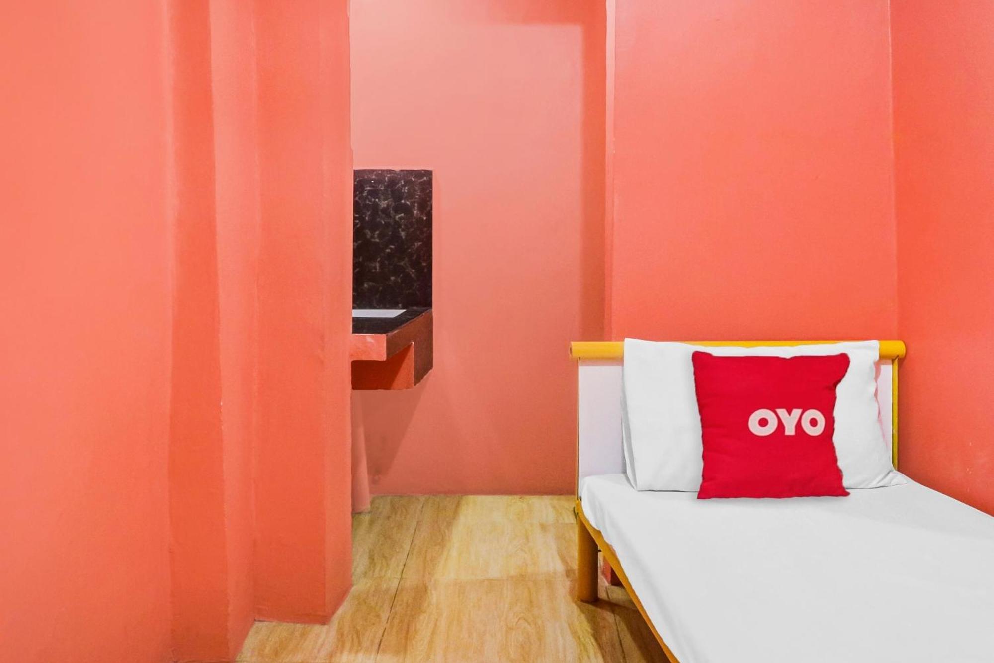 OYO 868 Solanos Transient House Pasay Exterior foto
