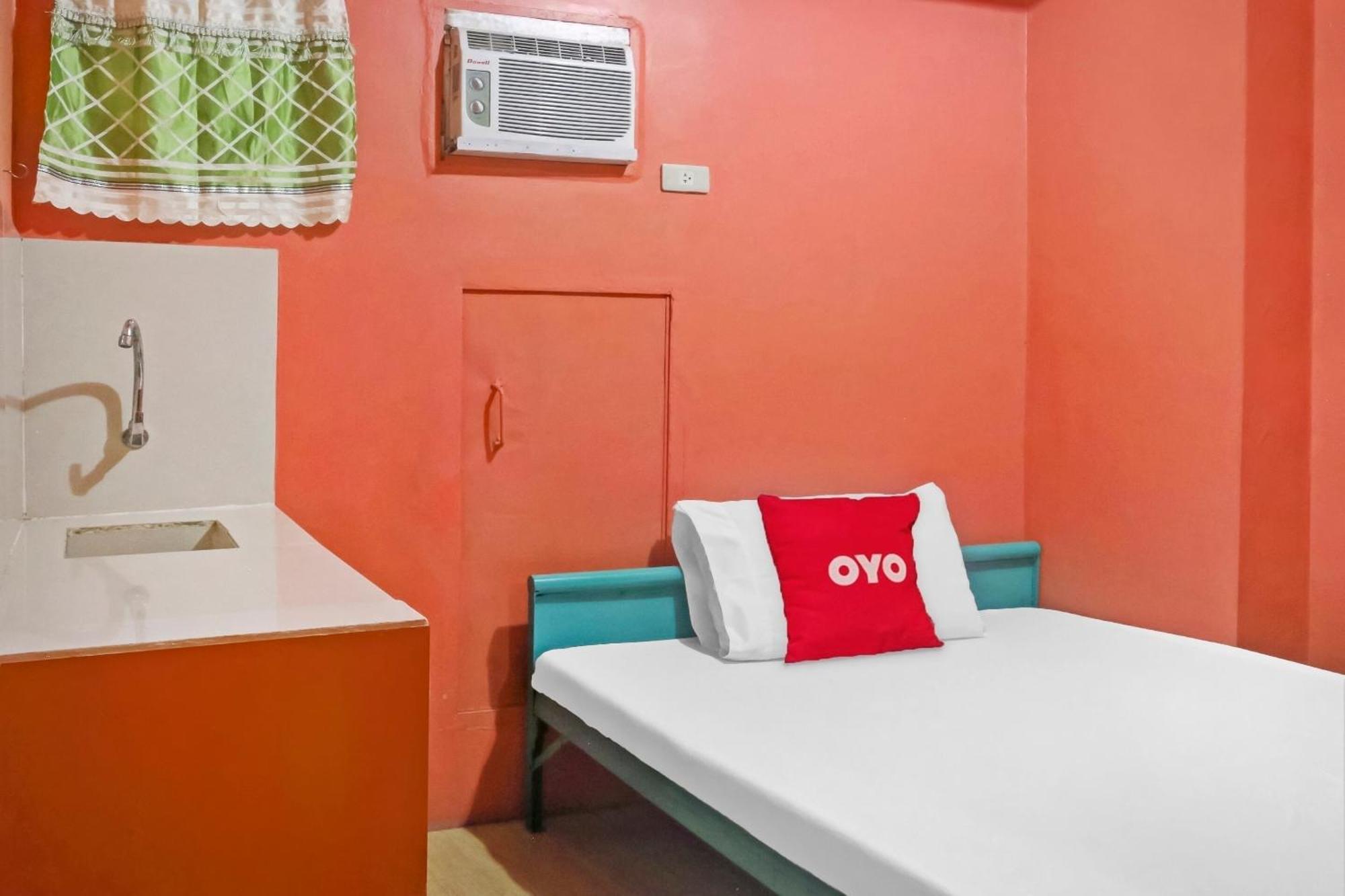 OYO 868 Solanos Transient House Pasay Exterior foto